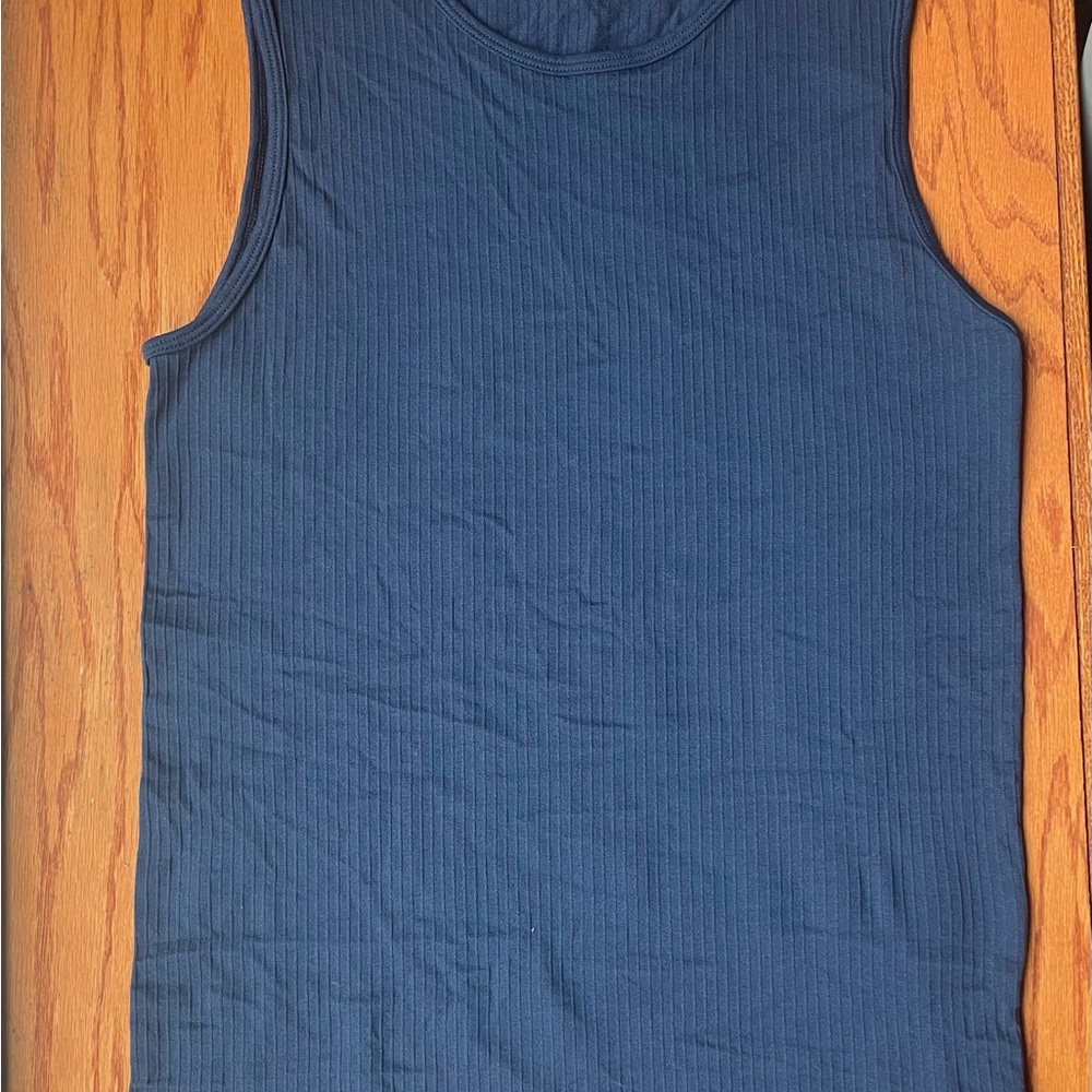 Zyia Parallel Tank. Color Navy - Picture 2 of 2